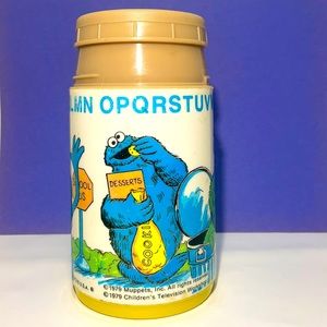 Vintage 1979 Muppets Thermos ! Gen X Special on this 44 year old Thermos!